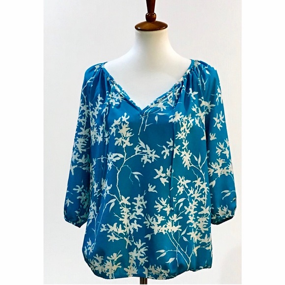 Loft Blue Floral Print Tie V-Neck 3/4 Sleeve Top - Picture 3 of 6
